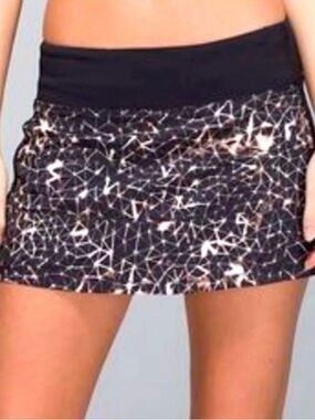Lululemon pace rival tennis skirt/skort size 8